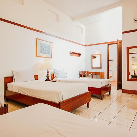 Hotel Bumi Asih Gedung Sate Bandung Exteriör bild