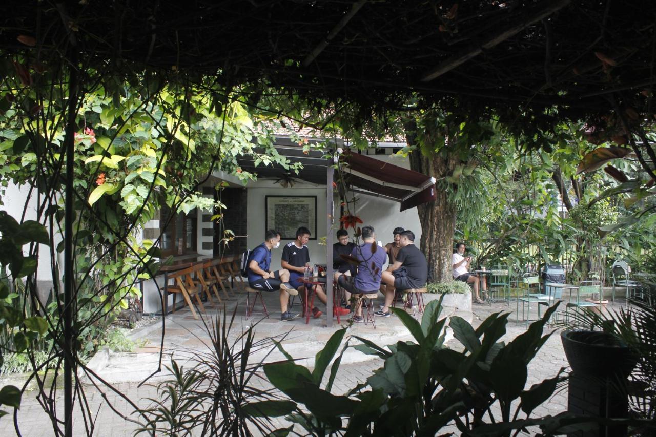 Hotel Bumi Asih Gedung Sate Bandung Exteriör bild