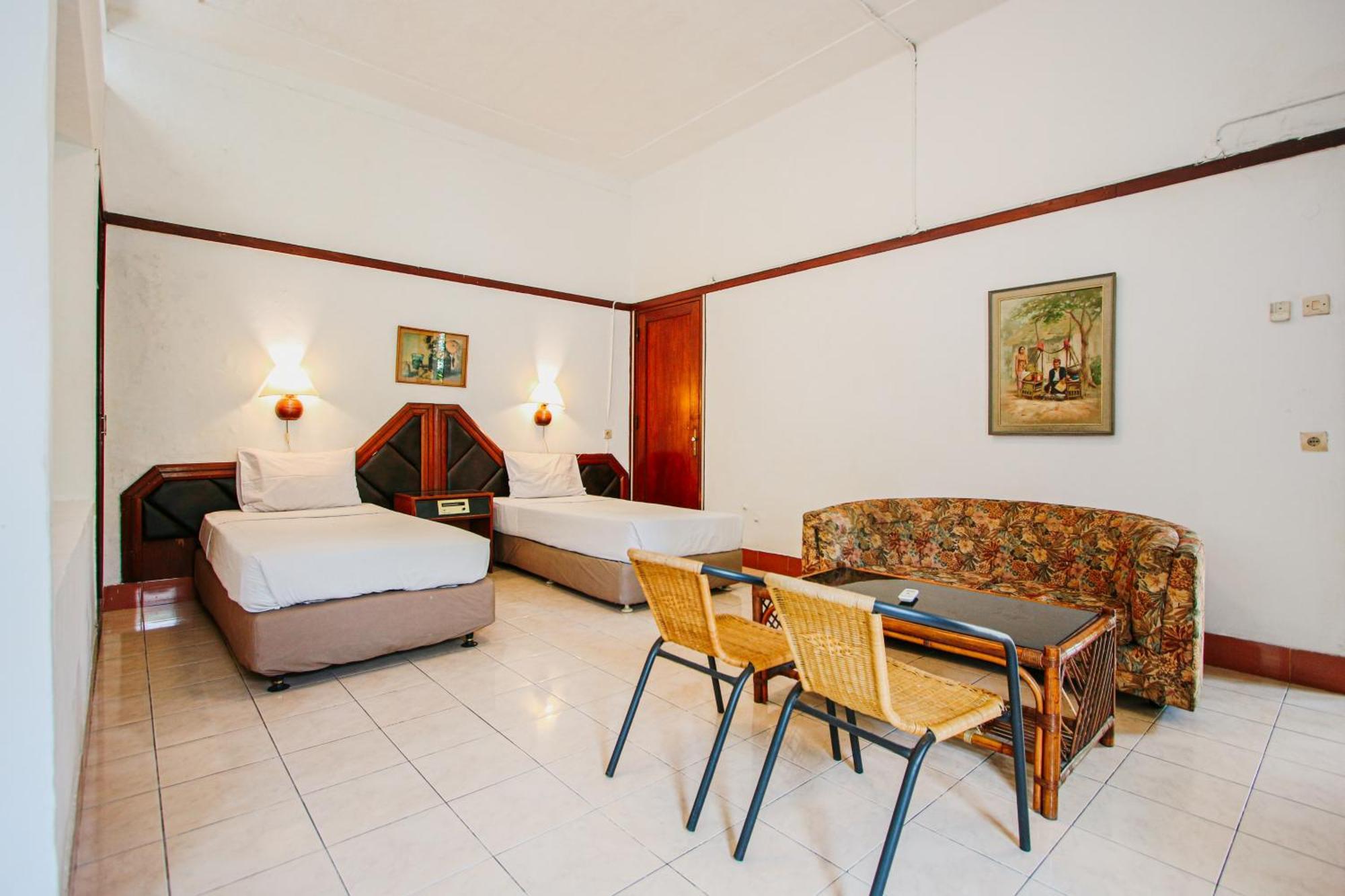 Hotel Bumi Asih Gedung Sate Bandung Exteriör bild