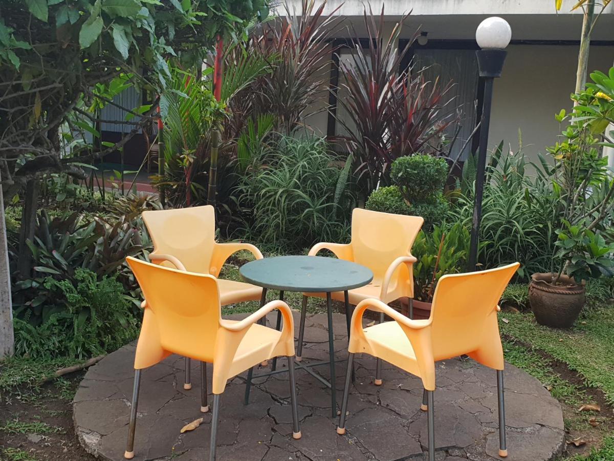 Hotel Bumi Asih Gedung Sate Bandung Exteriör bild