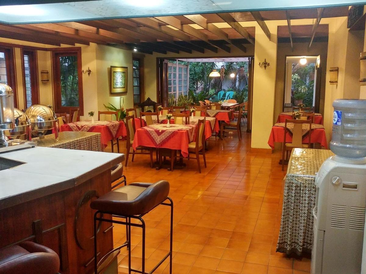 Hotel Bumi Asih Gedung Sate Bandung Exteriör bild