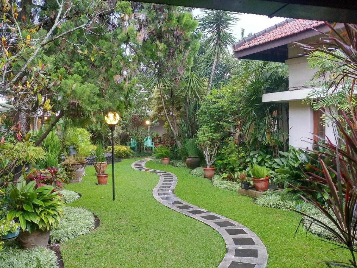 Hotel Bumi Asih Gedung Sate Bandung Exteriör bild